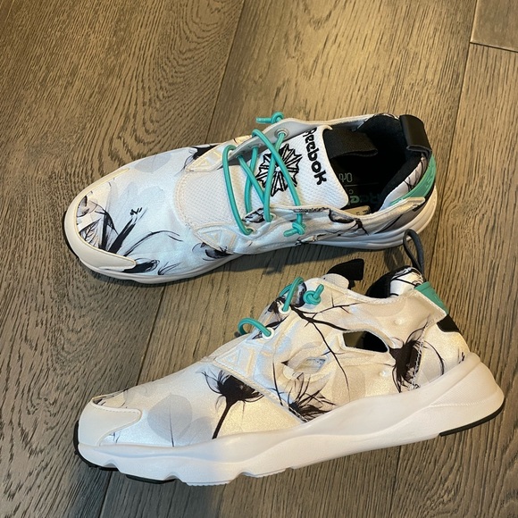 Reebox Sneakers - Picture 4 of 6